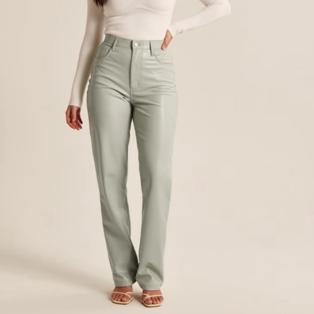 Abercrombie & Fitch Curve Love Vegan Leather 90s Straight Pant